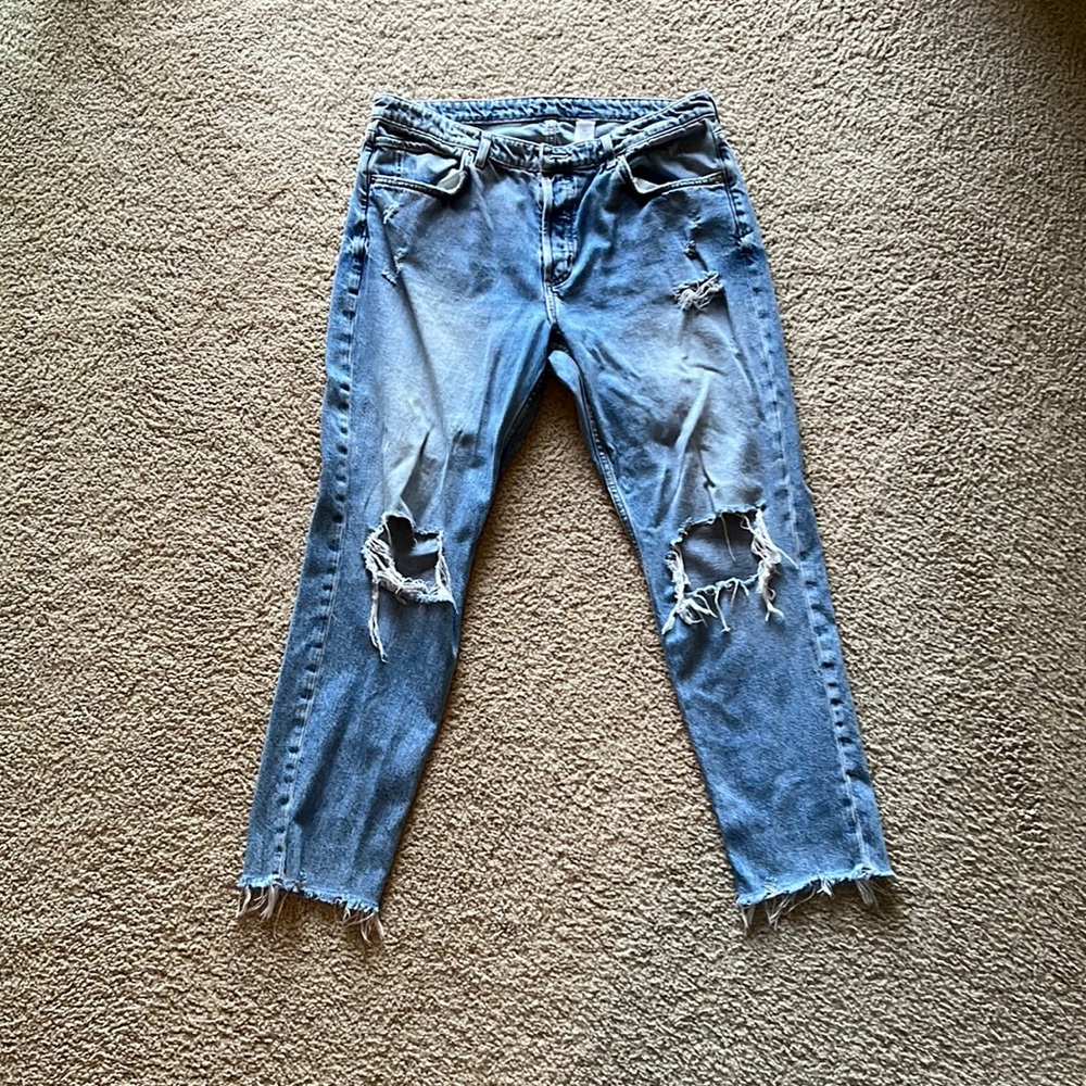 H & M Ripped Boyfriend Jean - Picture 1 of 2